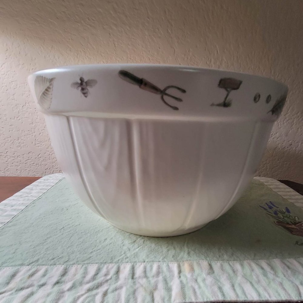 VINTAGE Pfaltzgraff Naturewood Salad/Serving Bowl